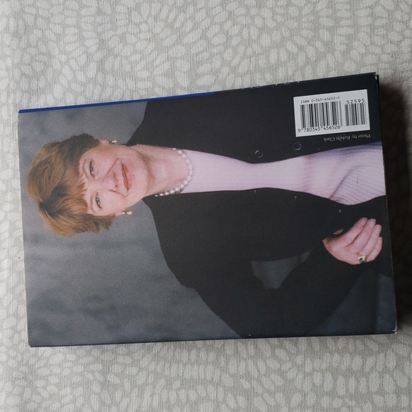 No Graves As Yet Hardcover by Anne Perry Book 1 of World War I Series - Picture 2 of 4